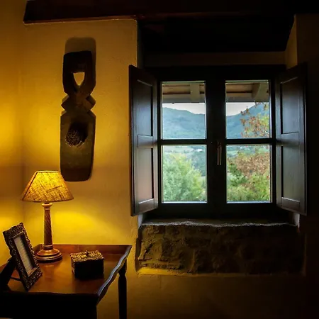 Casería El Hondrígu * Mestas de Con